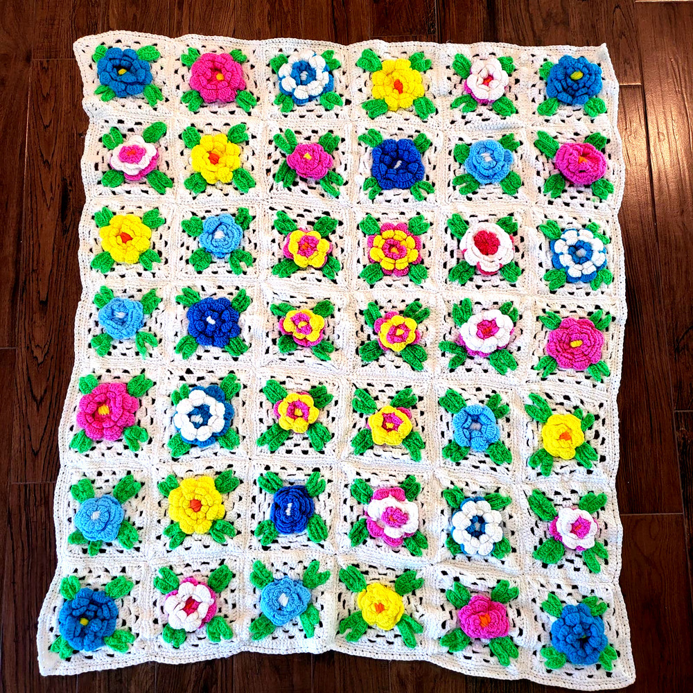 Beautiful Vintage‎ Handmade Granny Square Blanket Quilt 3D Flowers Retro 70s